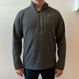 Patagonia men’s “Better Sweater” quarter zip in dark gray size M